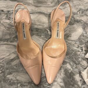 MANOLO BLAHNIK Carolyne 70 silk crepe de chine slingback pumps EU 38